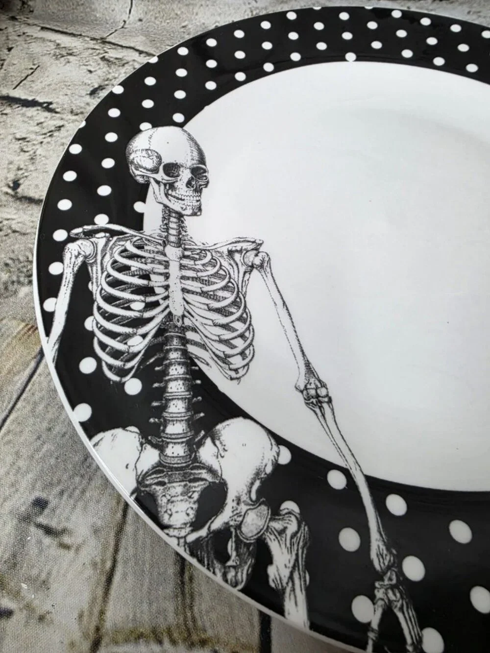 2 Ciroa Wicked Halloween Skeleton Polka Dot Dinner 10.5” Plates